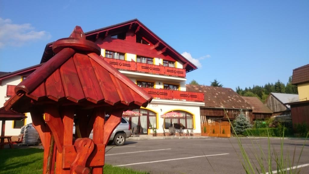 Alpsky Dom Vitanova Hotel Kültér fotó