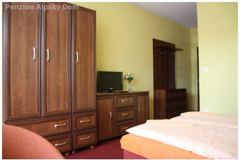 Alpsky Dom Vitanova Hotel Szoba fotó
