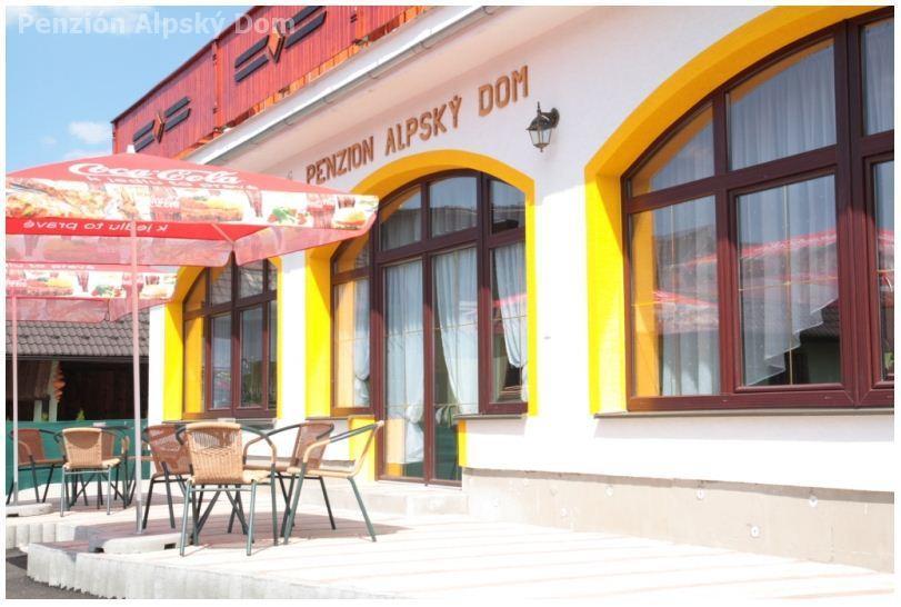 Alpsky Dom Vitanova Hotel Kültér fotó